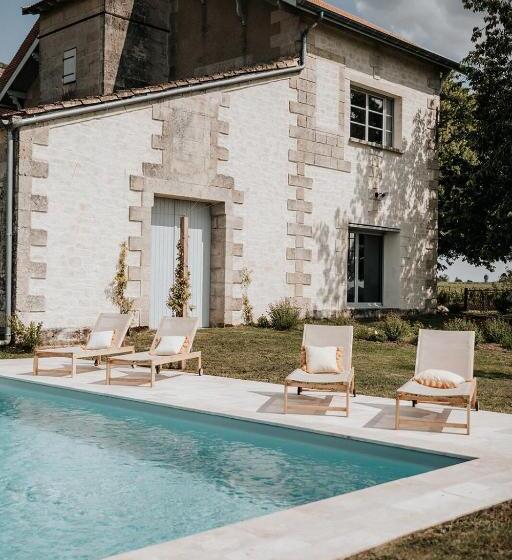 مبيت وإفطار Château La Grande Clotte