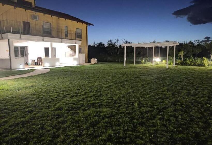 مبيت وإفطار Natura E Mente Camere E Relax