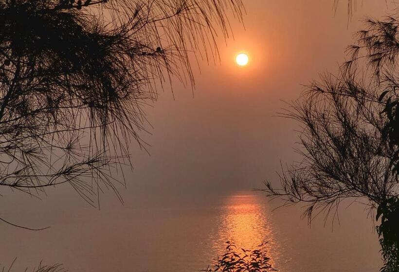 تختخواب و صبحانه Niramaya Beach View Stay