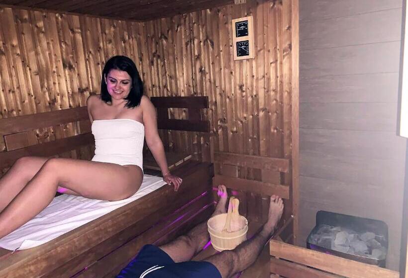 צימר Waterfront Lodge