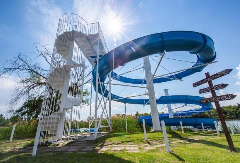 צימר Waterfront Lodge