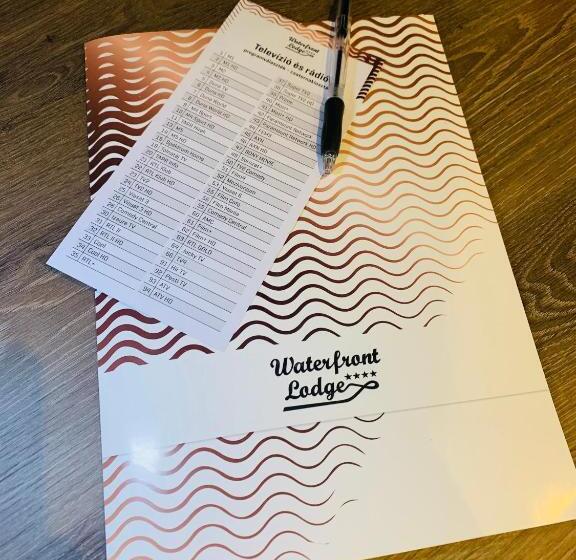 مبيت وإفطار Waterfront Lodge