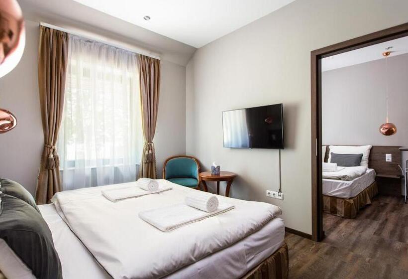 مبيت وإفطار Waterfront Lodge