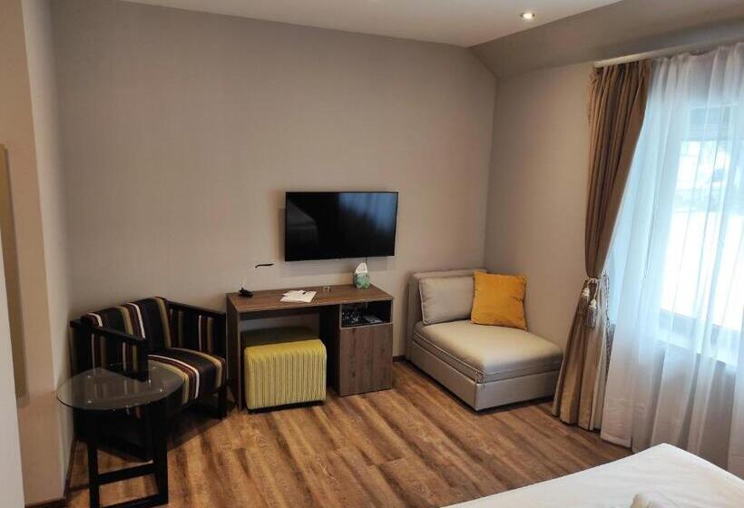 צימר Waterfront Lodge