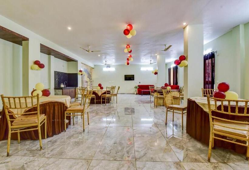 هتل O Kamla Udhyan Road Kota Formerly Radhika Royal