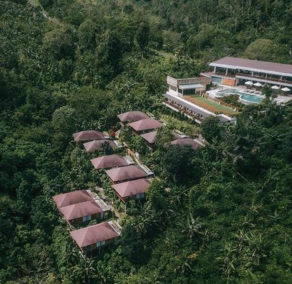 Giriwood Hotel & Villa