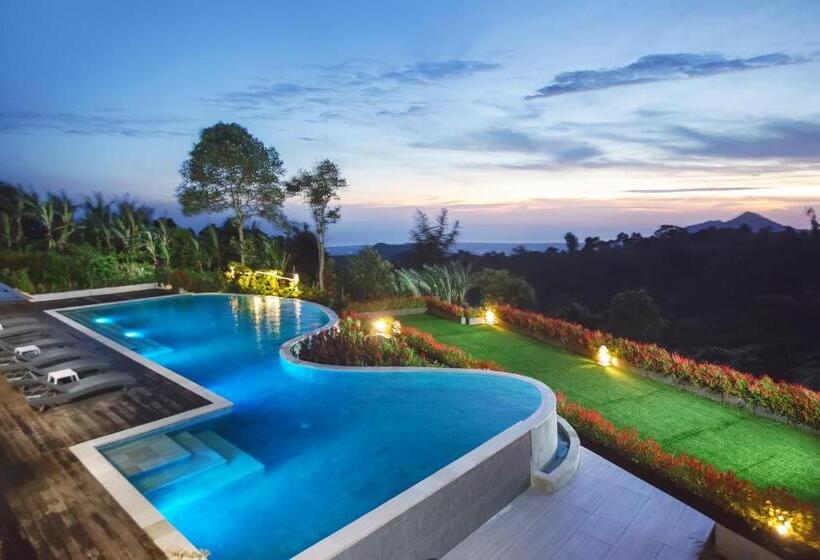 Giriwood Hotel & Villa