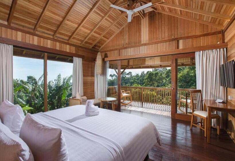 Giriwood Hotel & Villa