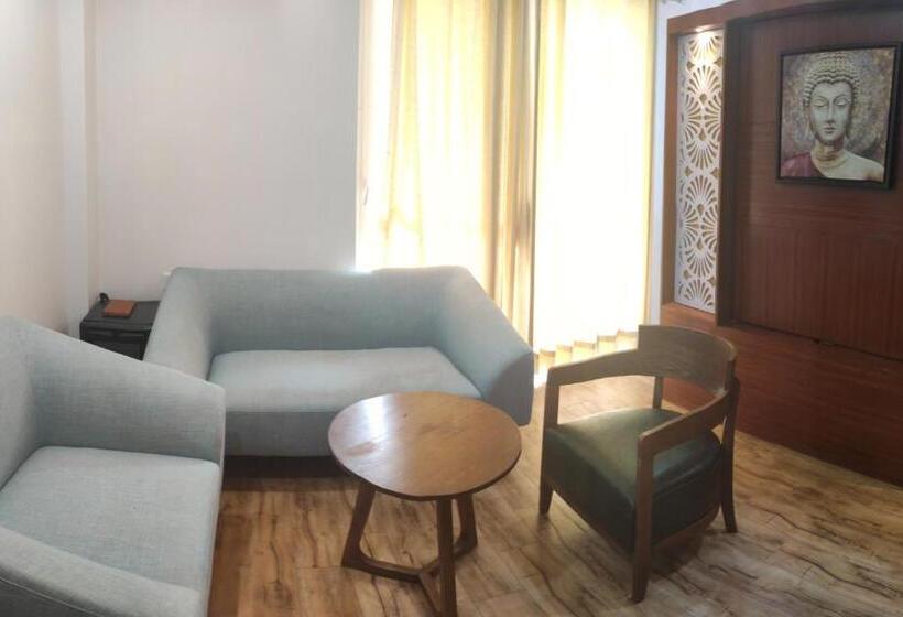 Himalayan Splendour Resort