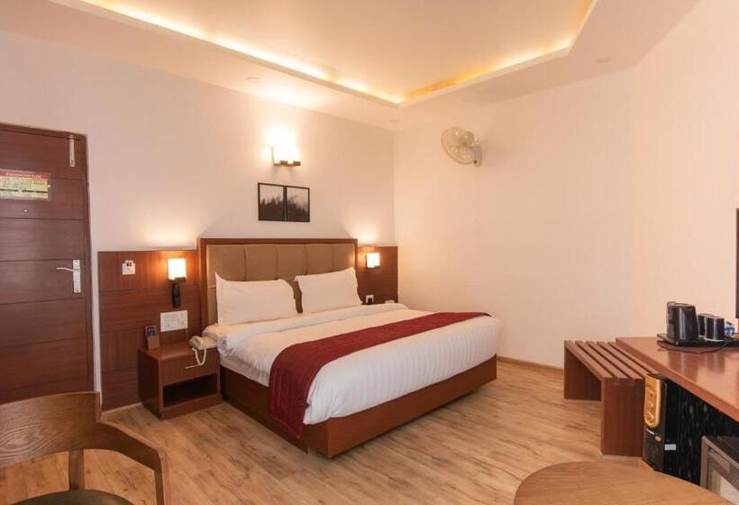 Himalayan Splendour Resort