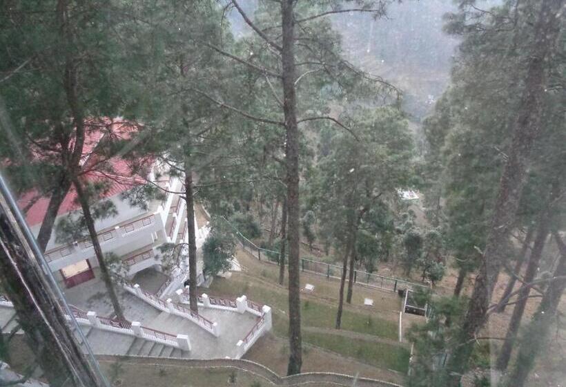 Himalayan Splendour Resort