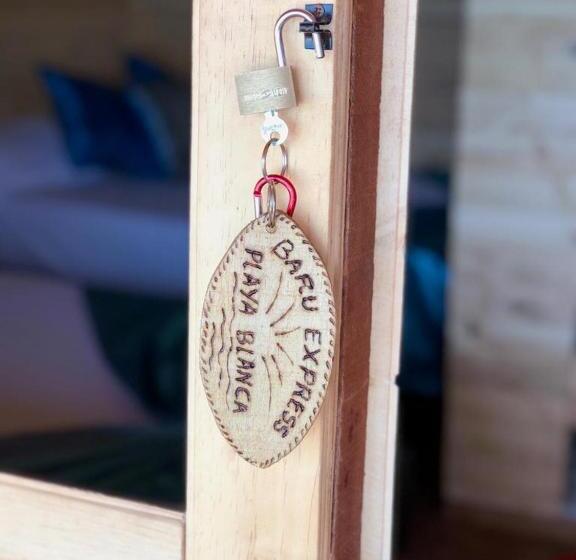 בית מלון כפרי Baru Express