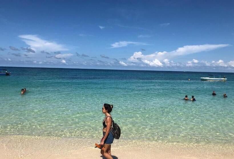 בית מלון כפרי Baru Express