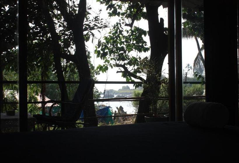 호텔 Bramha Cottages