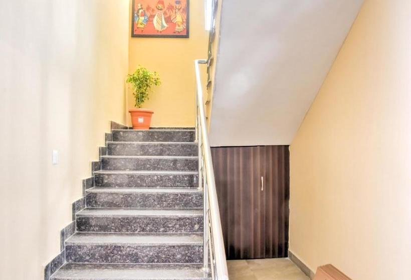 فندق Capital O 77924  Convivial Queen