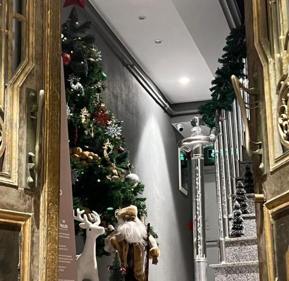 هتل Castle Franco Suites