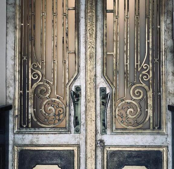 هتل Castle Franco Suites