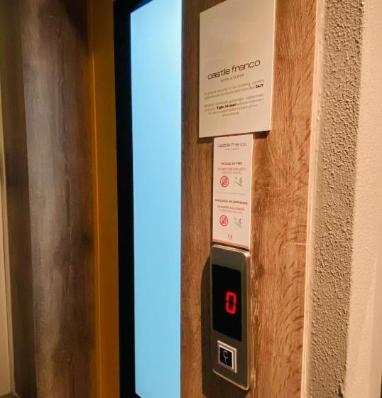 هتل Castle Franco Suites