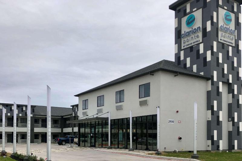 בית מלון כפרי Clarion Pointe Port Arthur Beaumont South