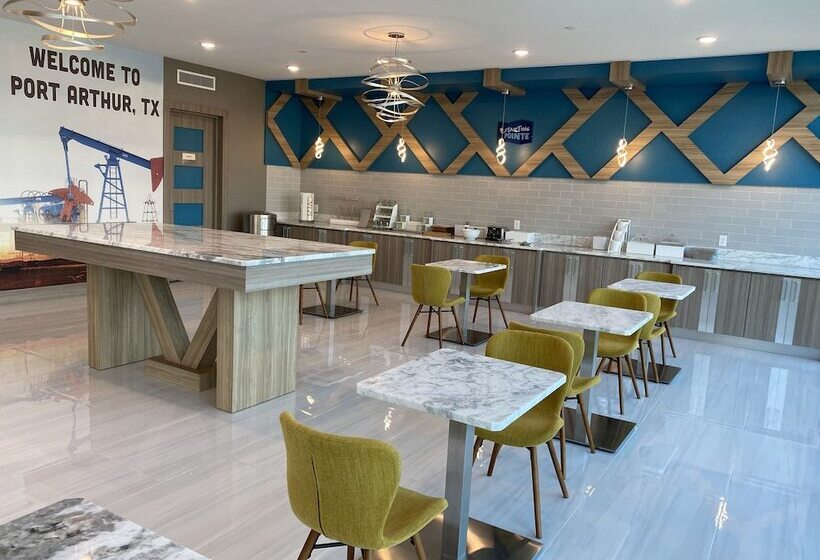 בית מלון כפרי Clarion Pointe Port Arthur Beaumont South