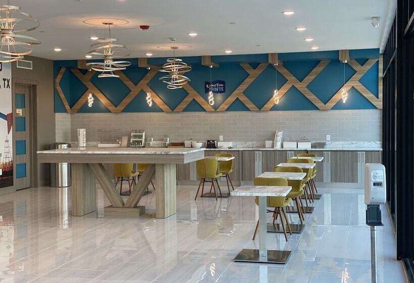 בית מלון כפרי Clarion Pointe Port Arthur Beaumont South