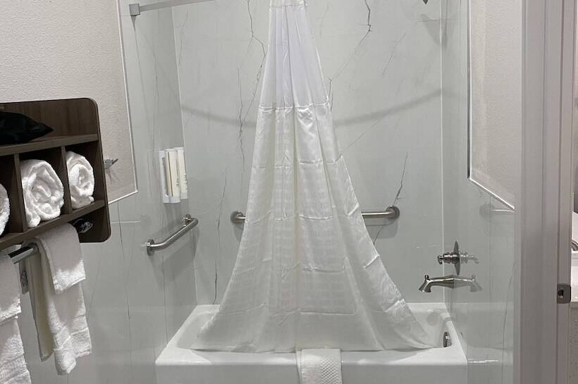 호텔 Clarion Pointe Port Arthur Beaumont South