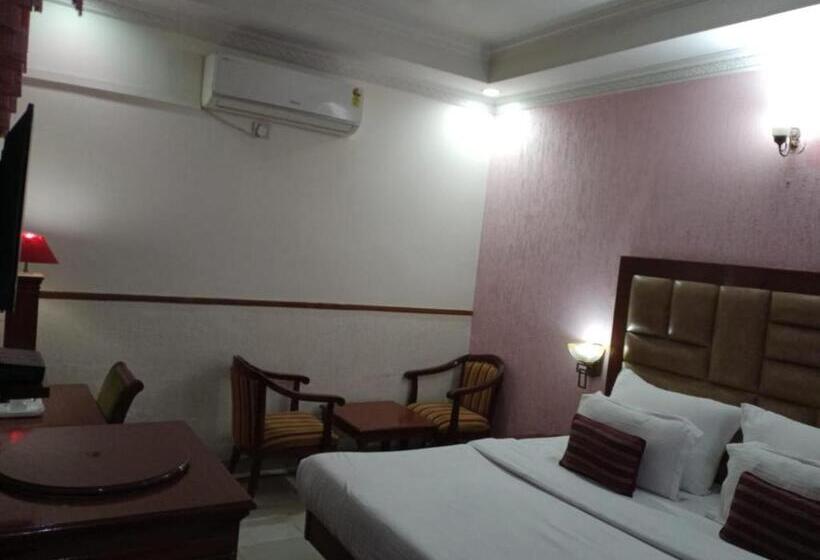 فندق Corporate Inn