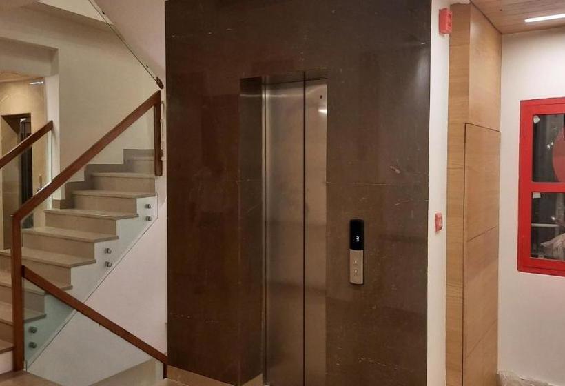 ホテル Dewdrop Amritsar