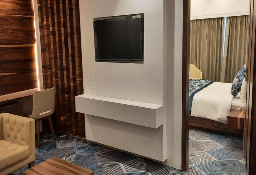 ホテル Dewdrop Amritsar