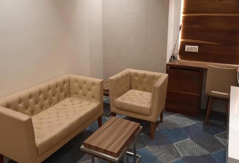 ホテル Dewdrop Amritsar