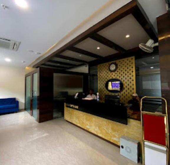 فندق High Rise Regency, Burhanpur