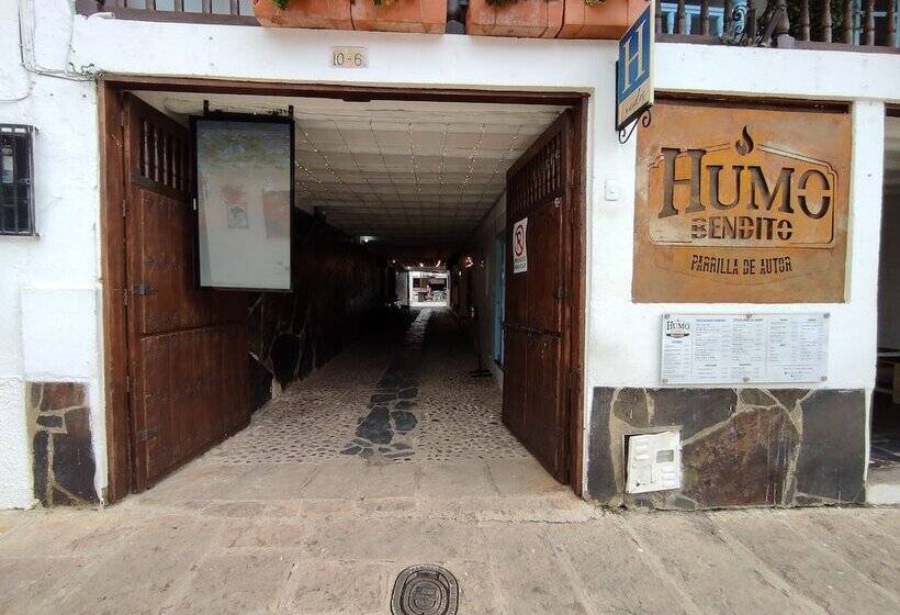 هتل Laureles De La Villa