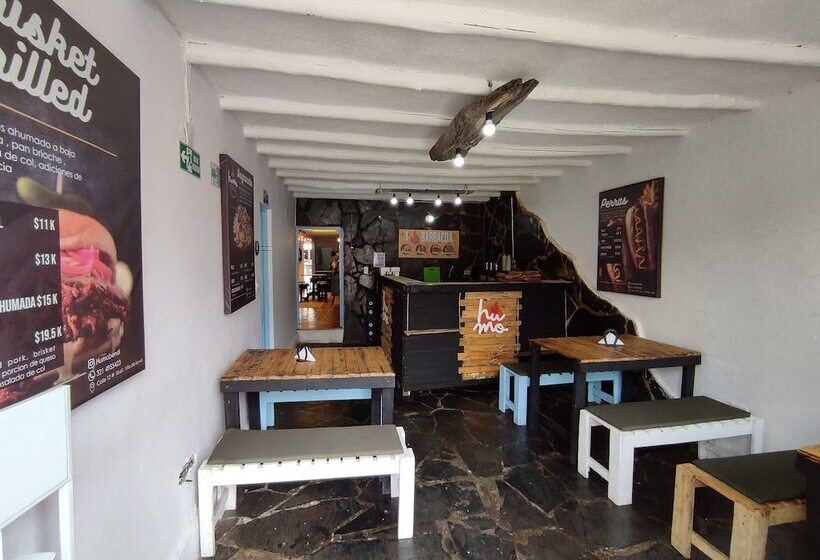 هتل Laureles De La Villa