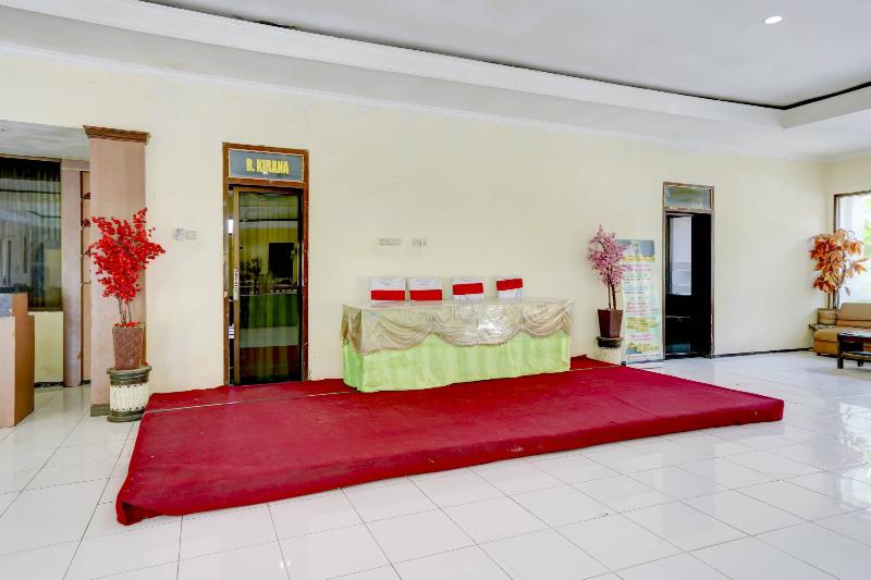Hotel Lumajang Redpartner