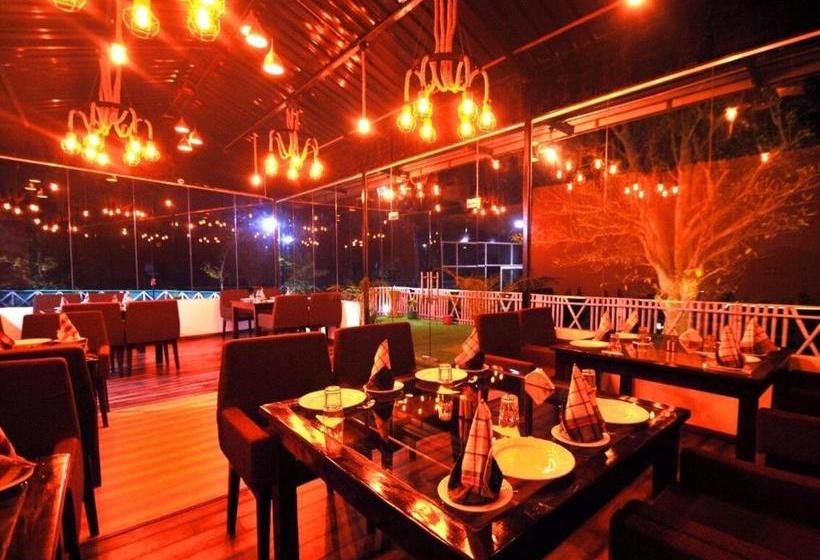 ホテル Fabescape Celebs Resort - Fully Vaccinated Staff