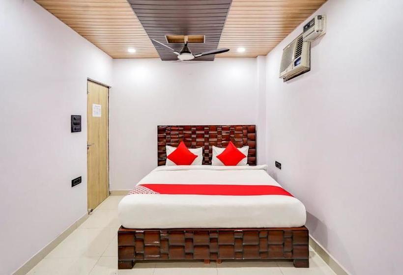 Hotel Oyo 77834 Hazel Residency