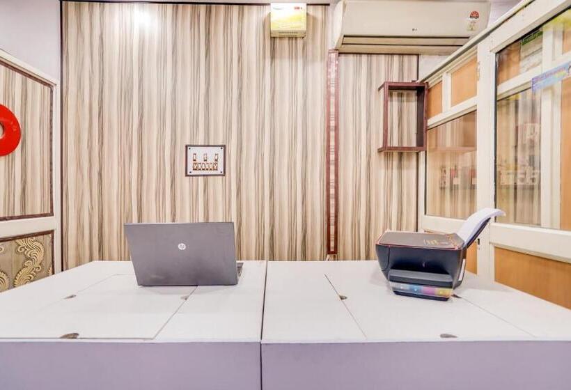 Hotel Oyo 77834 Hazel Residency