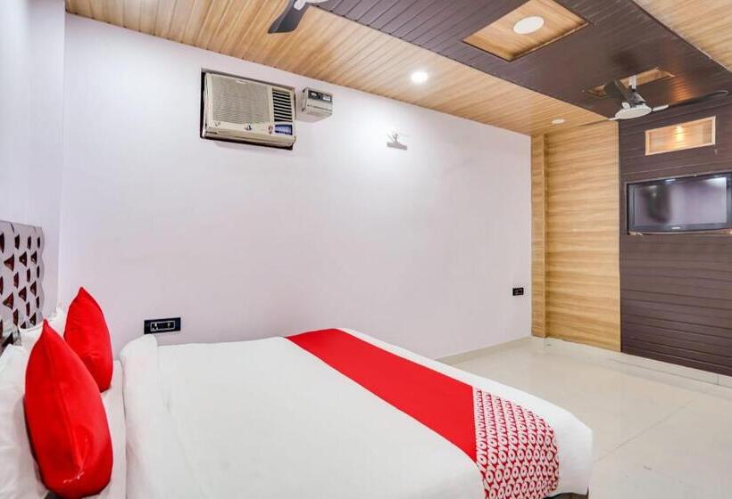 Hotel Oyo 77834 Hazel Residency