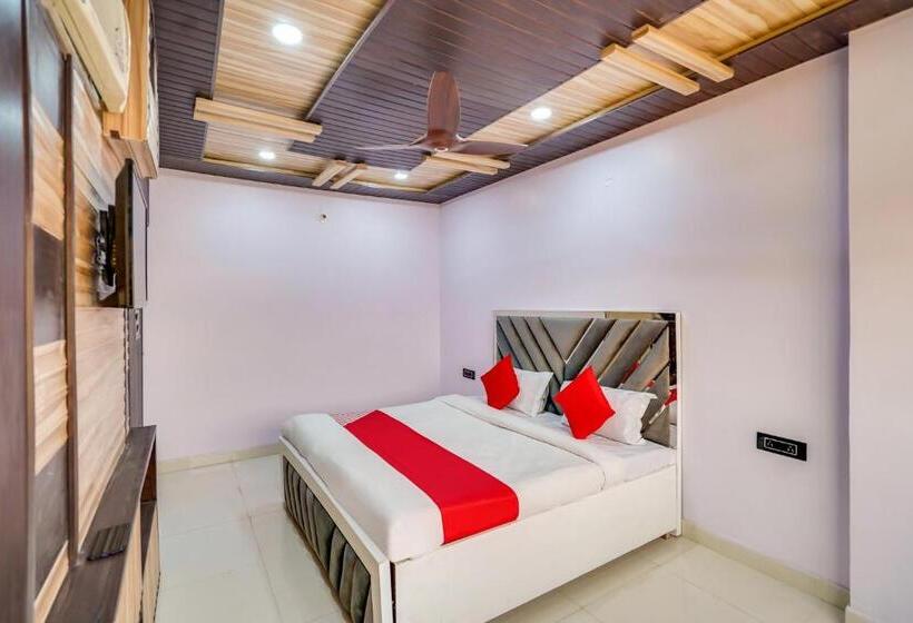 Hotel Oyo 77834 Hazel Residency