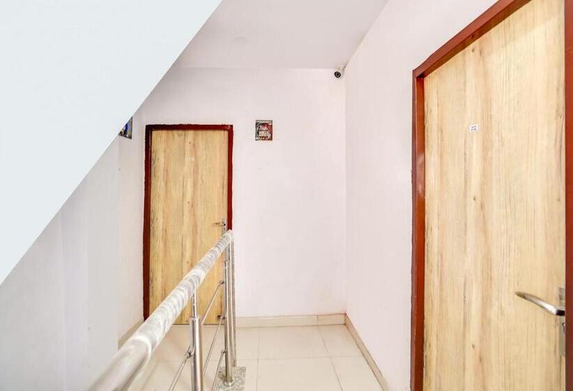 Hotel Oyo 77834 Hazel Residency