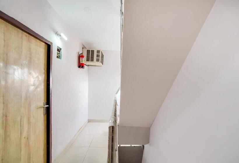 Hotel Oyo 77834 Hazel Residency