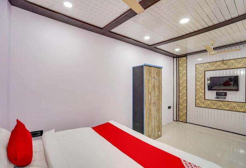 Hotel Oyo 77834 Hazel Residency