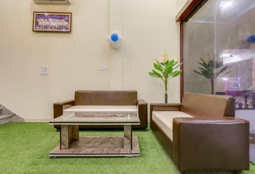 호텔 Oyo 77970  Sangam