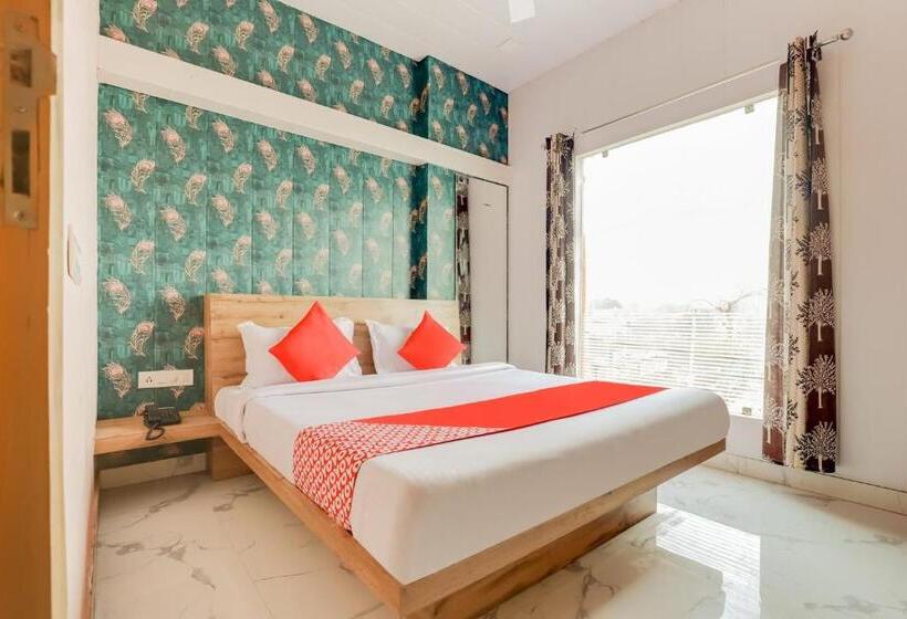 호텔 Oyo 77970  Sangam