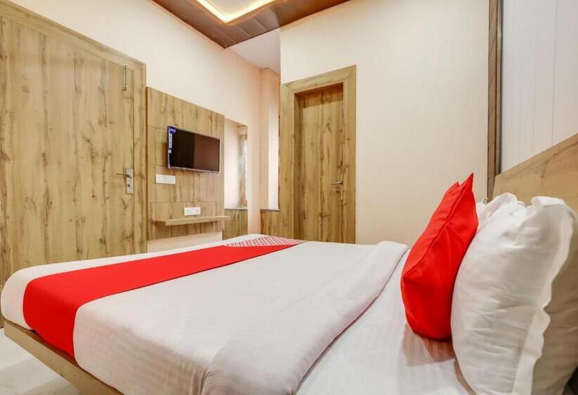 호텔 Oyo 77970  Sangam