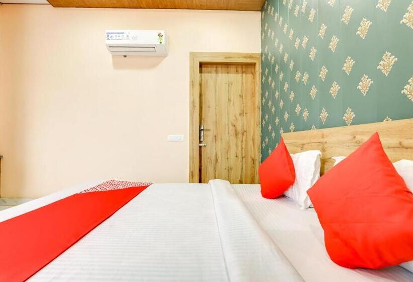 호텔 Oyo 77970  Sangam