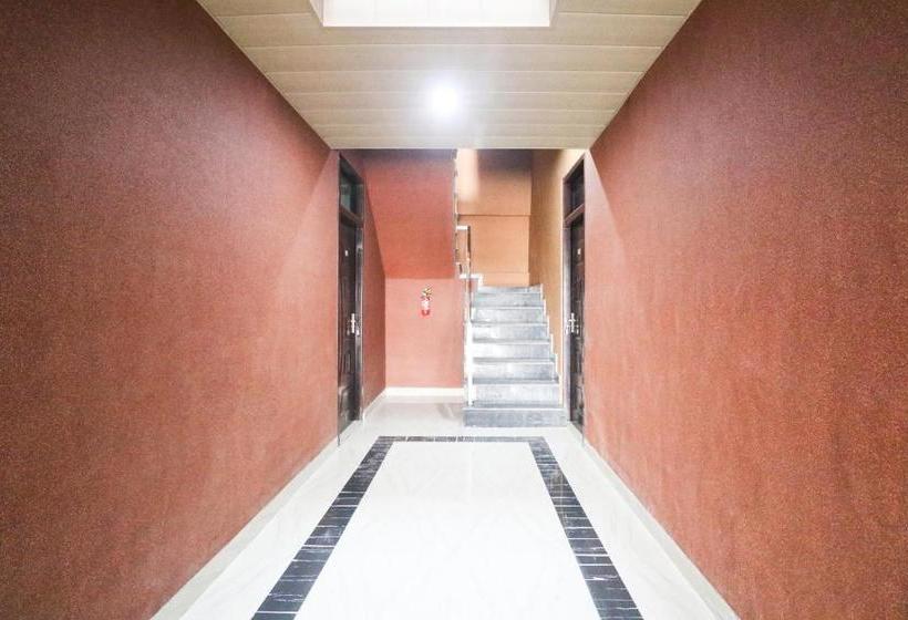 호텔 Oyo 78080 Dc Guest House