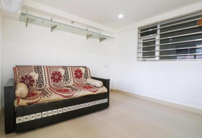 호텔 Oyo 78080 Dc Guest House