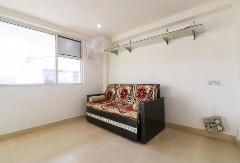 호텔 Oyo 78080 Dc Guest House