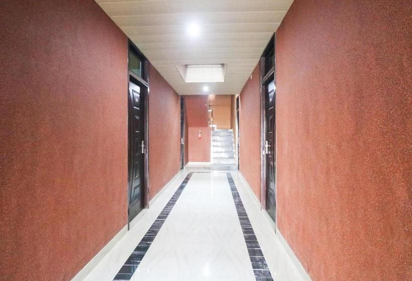 호텔 Oyo 78080 Dc Guest House